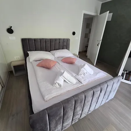 H&h - Adults Only Nocleg ze śniadaniem 3*