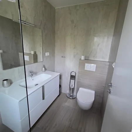 Nocleg ze śniadaniem H&h - Adults Only