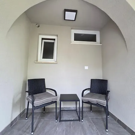 H&h - Adults Only Nocleg ze śniadaniem