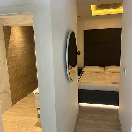 H&h - Adults Only Ровинь