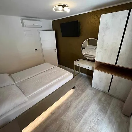 H&h - Adults Only Ровинь