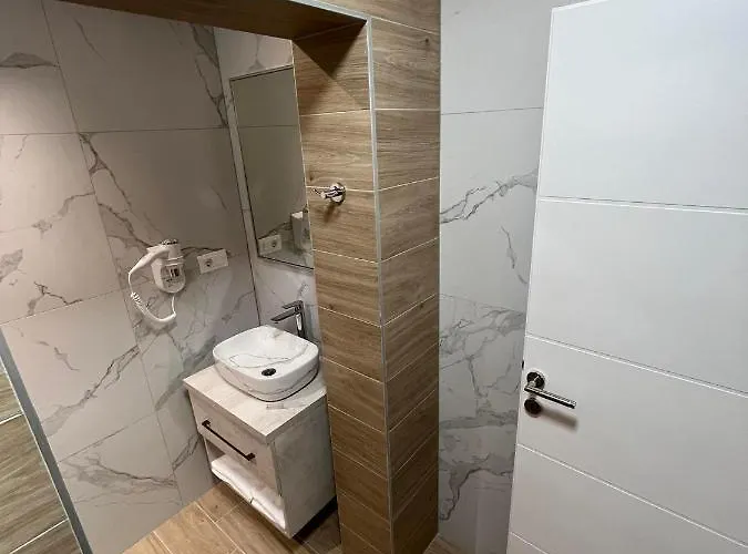 krevet i doručak H&h - Adults Only