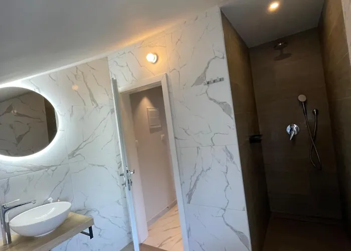 krevet i doručak H&h - Adults Only