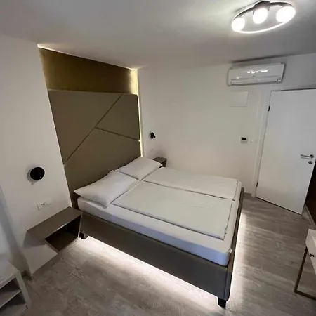 Πανσιόν H&h - Adults Only 3*