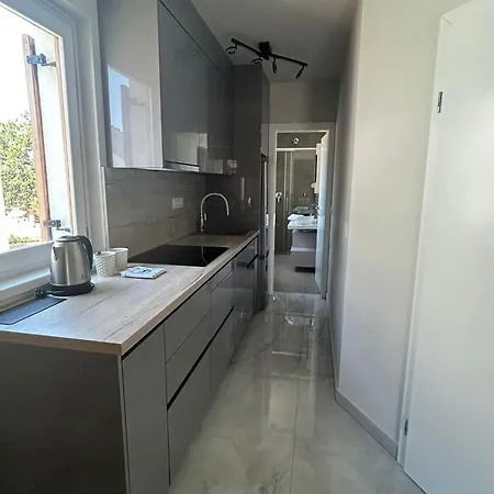 H&h - Adults Only 3* Ρόβινι